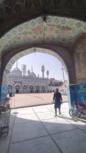 Visit Markazi Jama Masjid (Mosque)